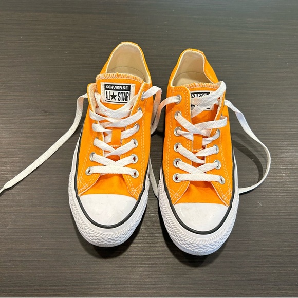 Women’s 6.5 Orange Converse All Stars Shoes - Picture 1 of 11